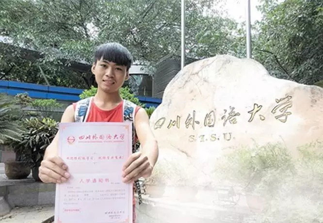 外卖小哥中英文送餐，还要考研！为什么身边的人都在学习？