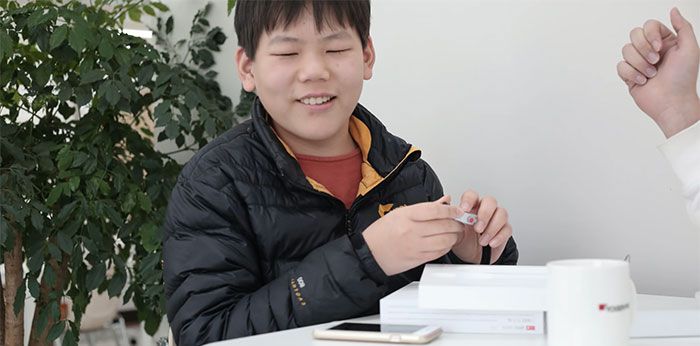 世界上第一块盲人手表出现，看起来好高级！
