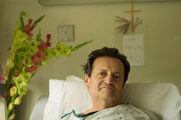他把镜头对准死亡 拍下病人生命中最后一张照片