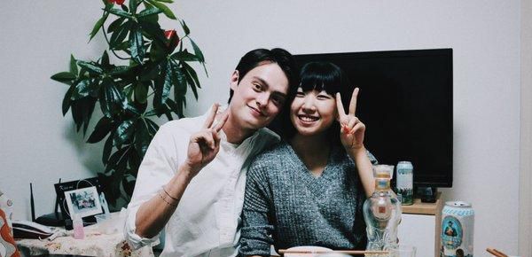 27岁女孩租混血男友回家：被老妈嫌弃太帅