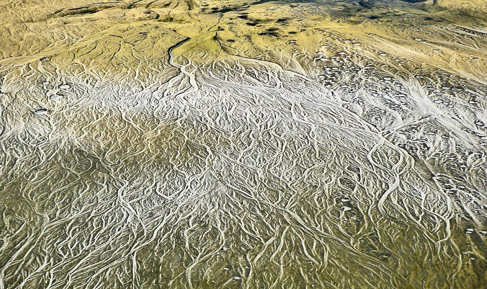 宛如油画：叹为观止的编织河景观 河塞雷！