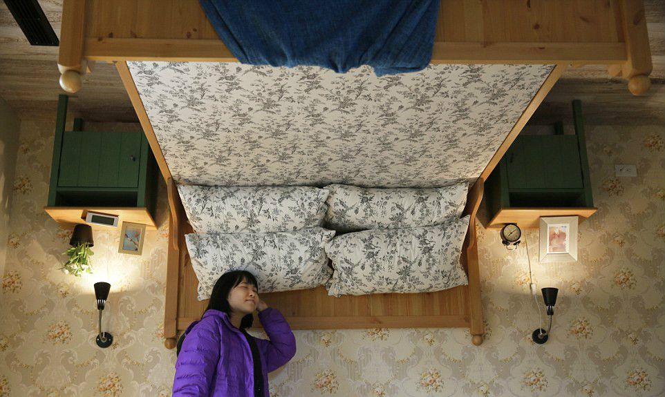 不明觉厉：从里到外都倒立的房子你敢来住吗