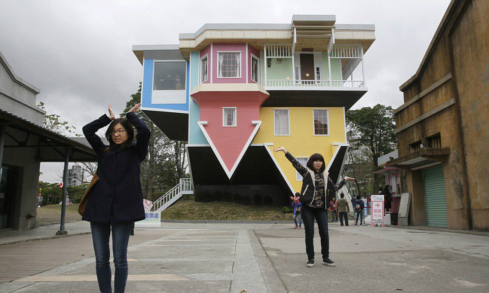 不明觉厉：从里到外都倒立的房子你敢来住吗