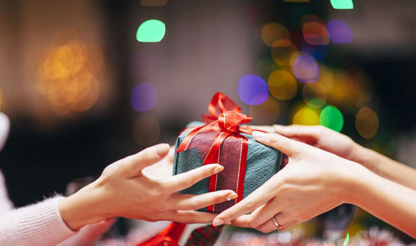 干货贴！都是礼物，gift和present有什么区别？