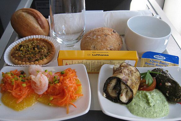 Yum!世界各地航空公司的飞机餐