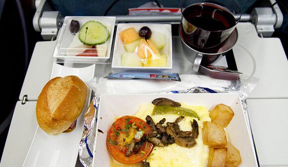 Yum!世界各地航空公司的飞机餐
