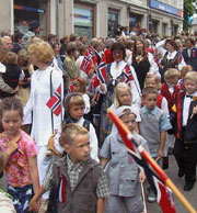 May:Constitution Day in Norway（挪威宪法日）