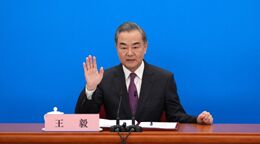 2021两会：国务委员兼外交部长王毅记者会双语要点
