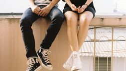 为提高生育率 日本拟资助人工智能“红娘”