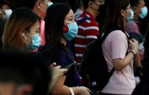 研究：总刷社交媒体 容易相信“新冠假消息”