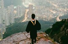 毕业后发现所学的知识与现实脱节？英国这所大学打算解决这个问题
