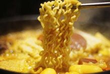 方便面为什么是波浪形？专业解答来啦！