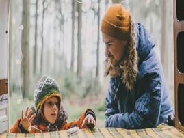 ‘别人家的父母’如何育儿?