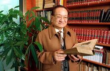 江湖再见！著名武侠小说家金庸去世