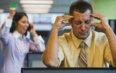 不想玩手机玩到没朋友？“手机礼节”要遵守