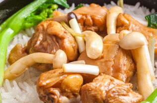 黄焖鸡米饭正式进军美国，一碗65元！