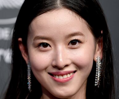 奶茶妹妹进军巴黎时装周，京东老板娘不错嘛