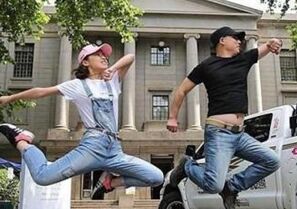 南京一对父女要自驾去美国上学